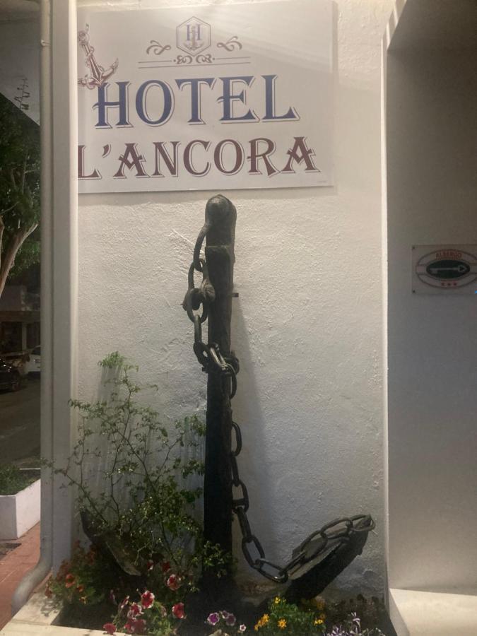 Hotel L'Ancora La Caletta Exterior foto