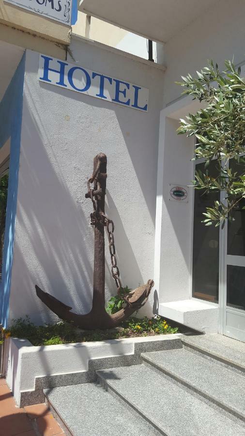 Hotel L'Ancora La Caletta Exterior foto
